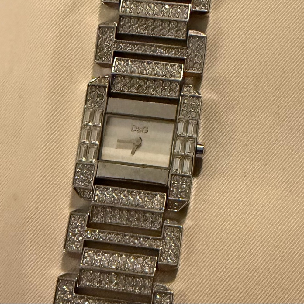 Women’s D&G - Dolce & Gabbana Silver Crystal Time Watch - LUXERY